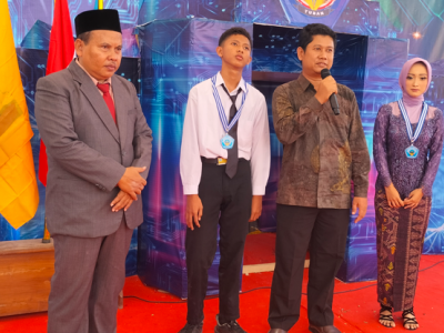 Penerimaan siswa dari kepala sekolah