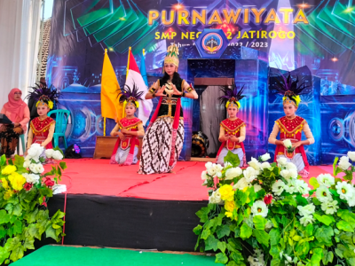 Penampilan tari tradisional cerita legenda Roro Jongrang.