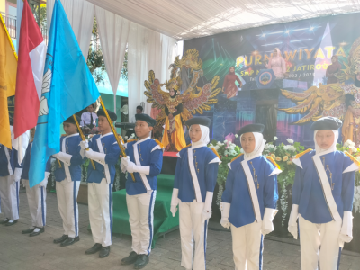 Pasukan Pengawal Kirab Wisudawan-Wisudawati 