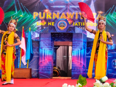 Penampilan Tari Gandrung dari Banyuwangi oleh siswi ekstra tari