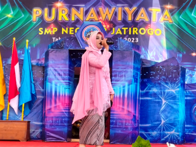 Penampilan hiburan oleh Etcha Dewi Cahyani 