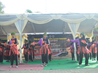 Tari Apuse Yamko Rambe Yamko Kelas 8D